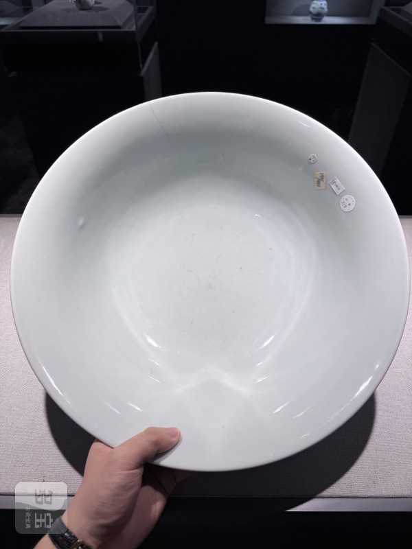 清乾隆 斗彩缠枝花卉大碗 - 图13